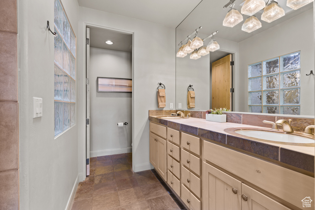 Photo 19 for MLS #2114190 at 2655 W Pioneer Pkwy #2