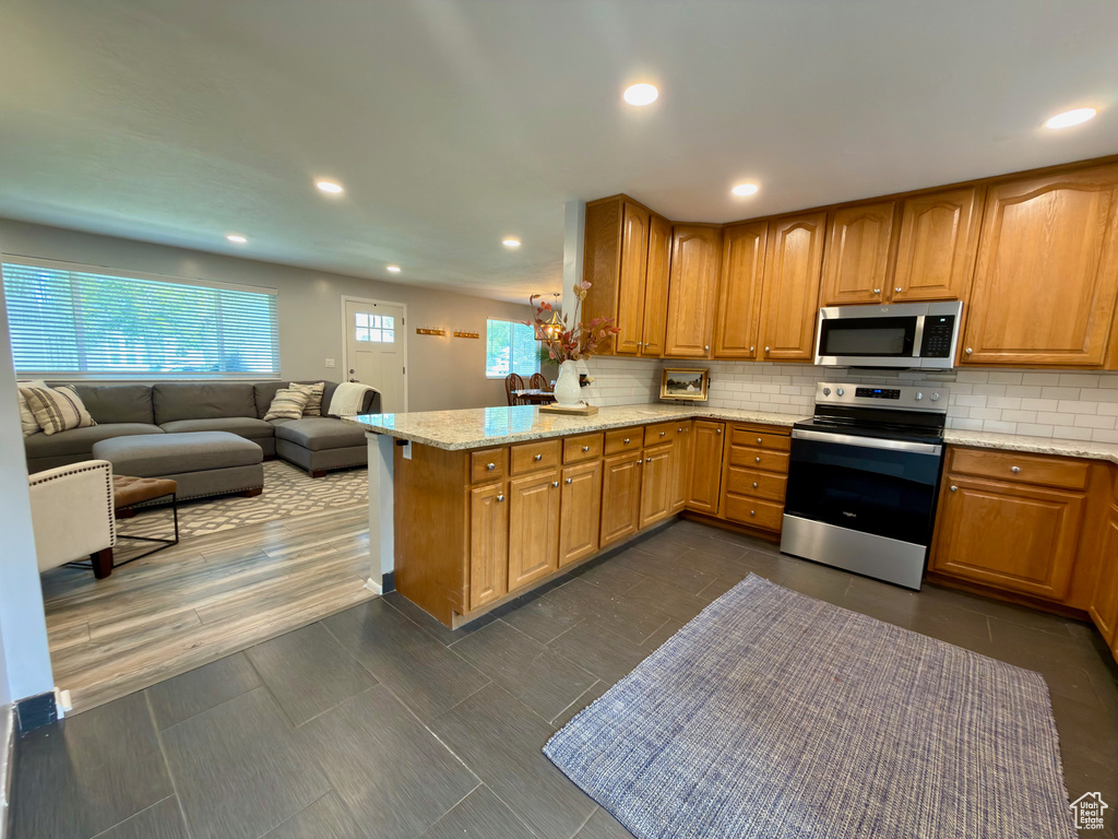 Photo 9 for MLS #2114200 at 1460 E Amalfi Ave