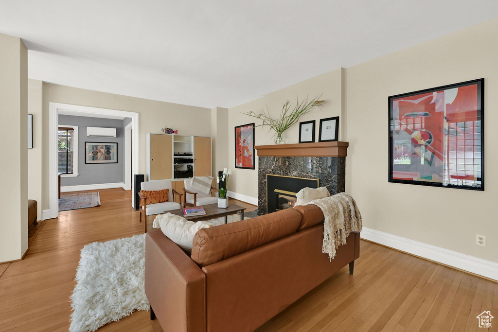 928 S 1500 ST Salt Lake City, UT 84105