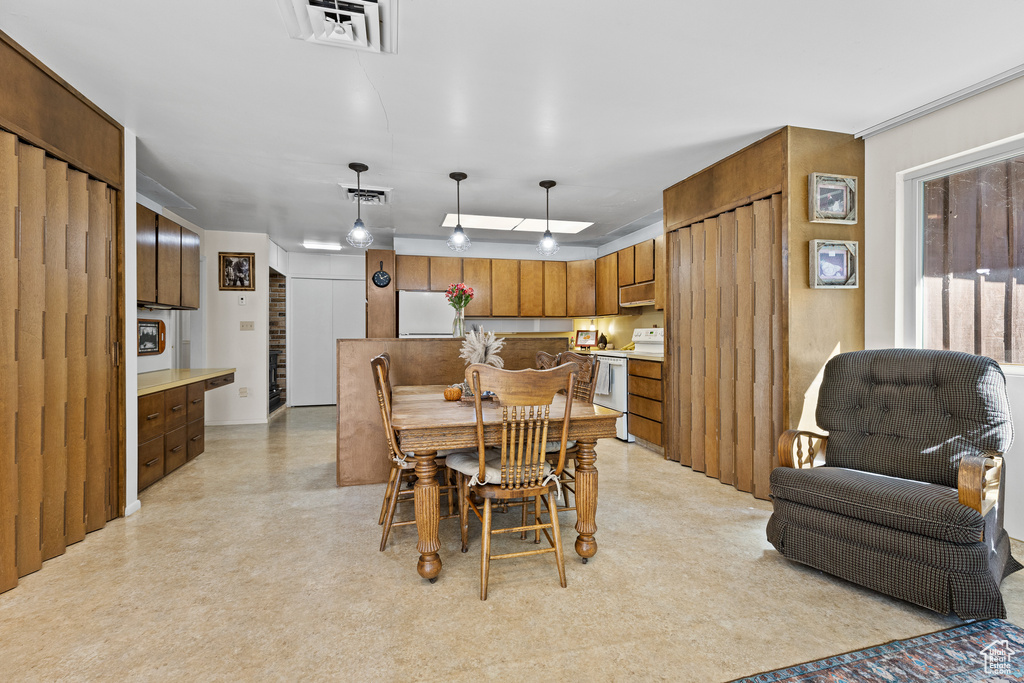 Photo 7 for MLS #2114206 at 231 S Main St