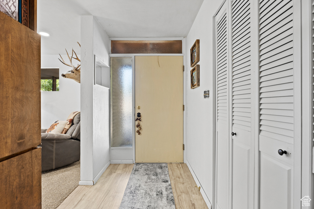 Photo 4 for MLS #2114206 at 231 S Main St