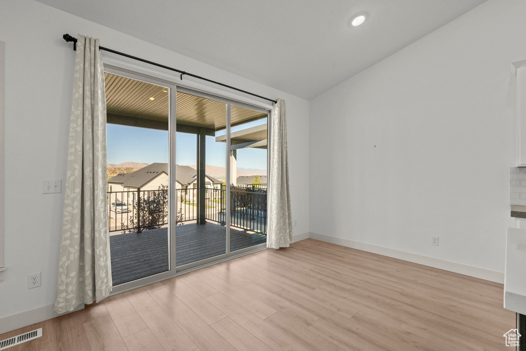 Photo 17 for MLS #2114254 at 85 N Parkside Loop