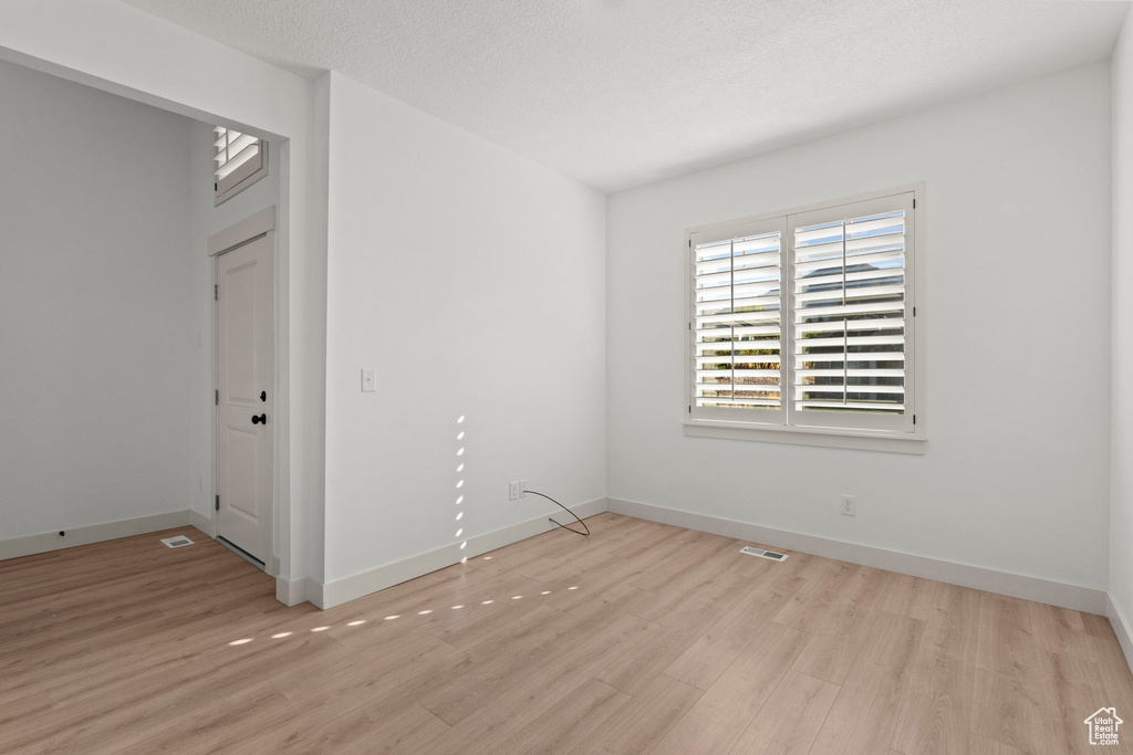 Photo 5 for MLS #2114254 at 85 N Parkside Loop