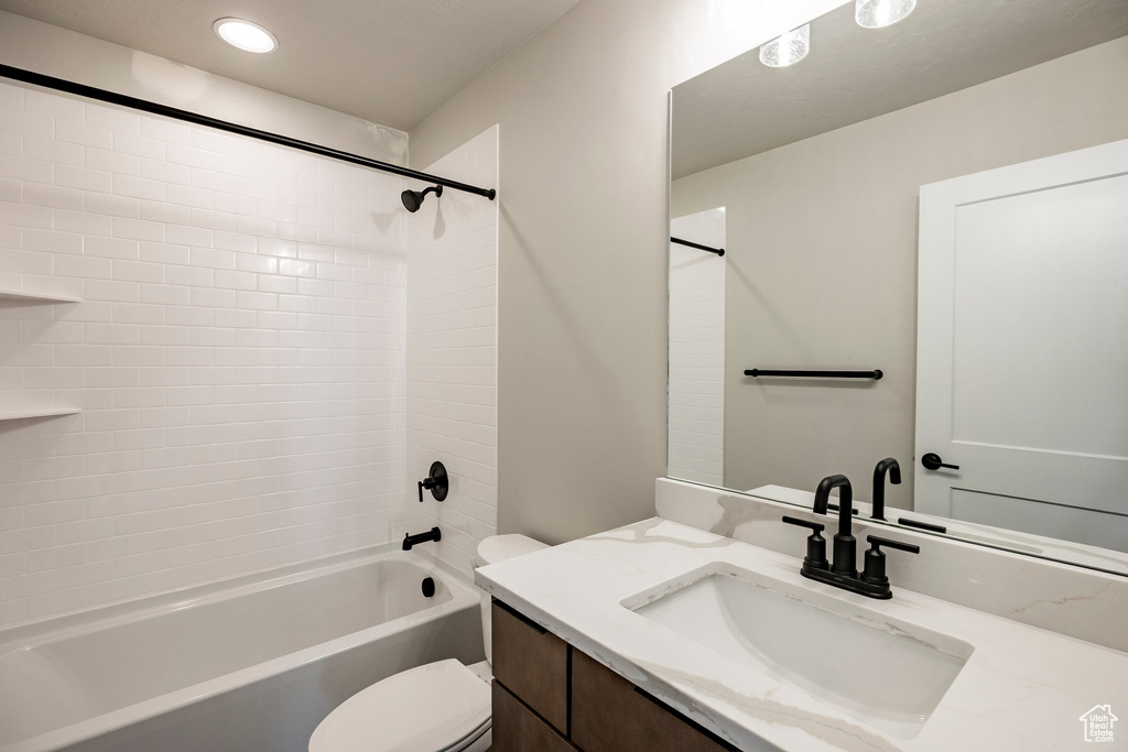 Photo 23 for MLS #2114258 at 2832 E Hayloft Ln #214