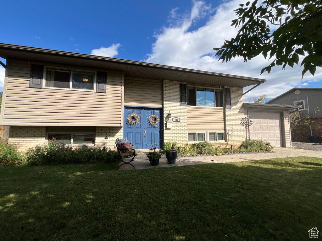 Photo 2 for MLS #2114265 at 325 S 1000 East
