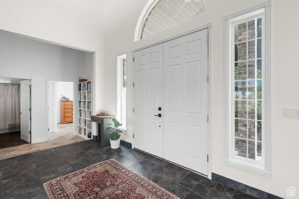Photo 7 for MLS #2114274 at 6124 Osmond Dr