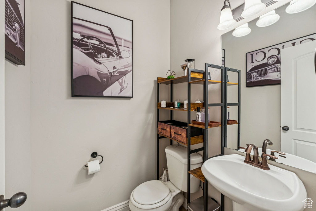 4518 W CAVE RUN LN South Jordan, UT 84095