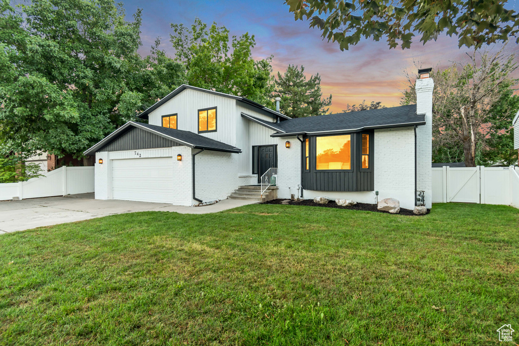 752 E CHAD CIR Midvale, UT 84047