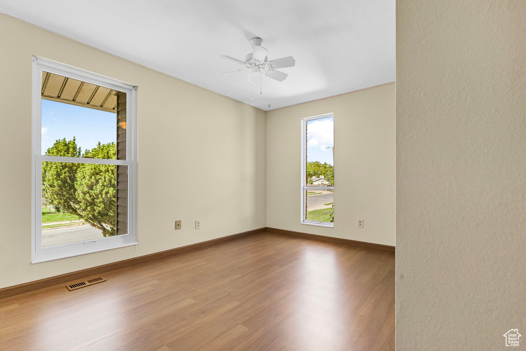 272 N PIN OAK LN Kaysville, UT 84037