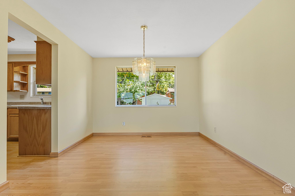 272 N PIN OAK LN Kaysville, UT 84037