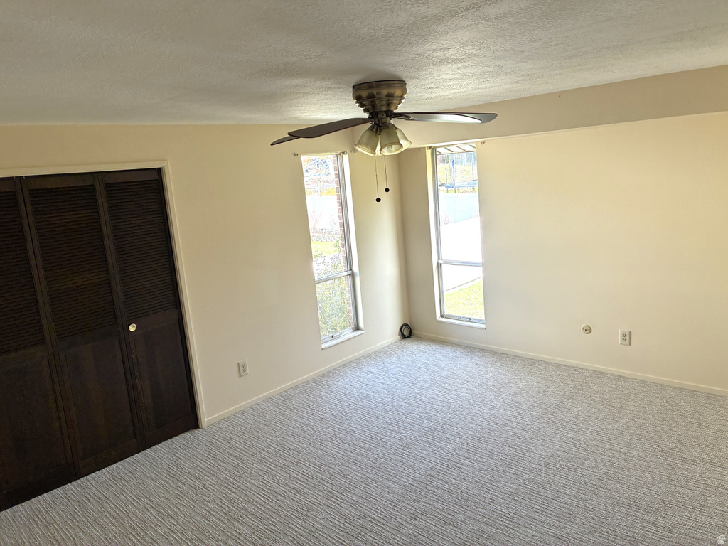 272 N PIN OAK LN Kaysville, UT 84037