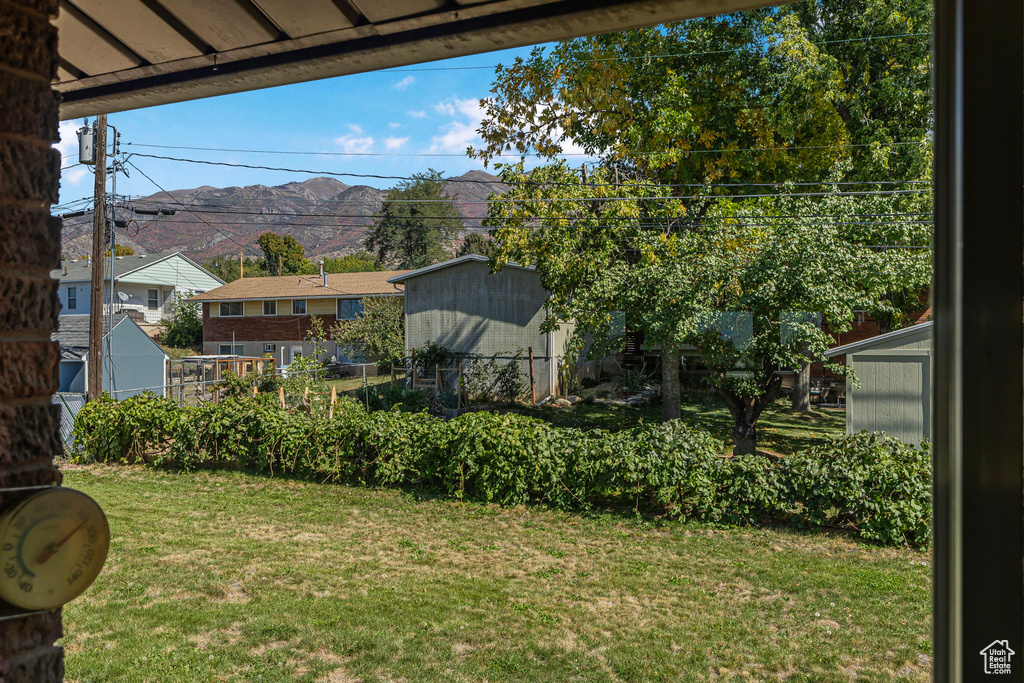 272 N PIN OAK LN Kaysville, UT 84037