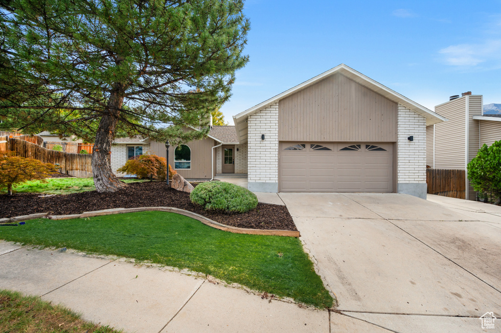 Photo 2 for MLS #2114308 at 9123 S Meadow Ct