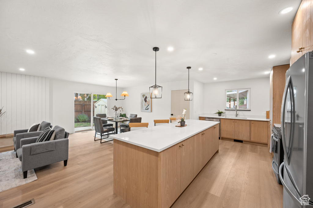 9123 S MEADOW CT Sandy, UT 84093
