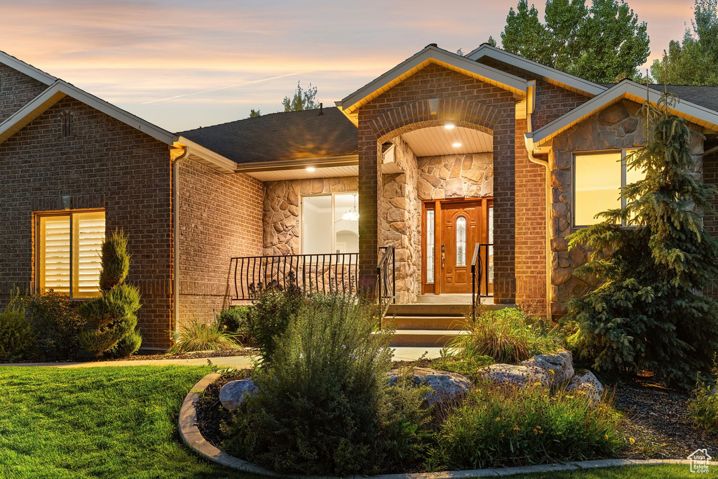 Photo 4 for MLS #2114346 at 3938 W Iris Ave
