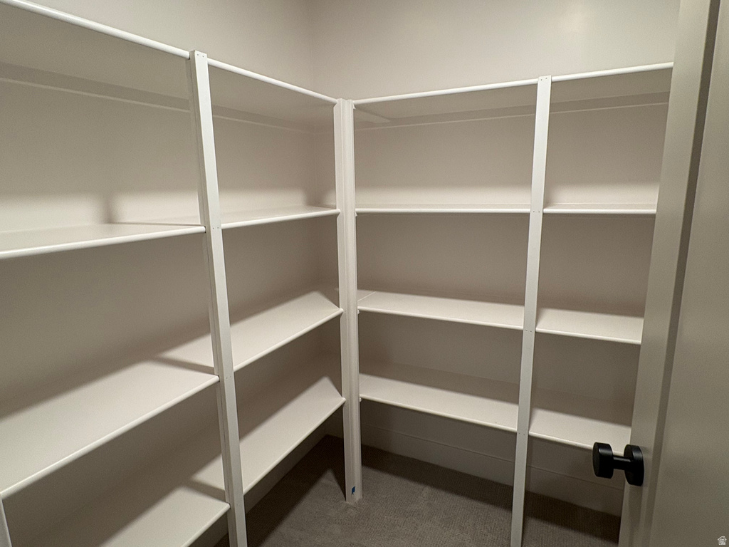 298 N AMBER LN. Layton, UT 84041