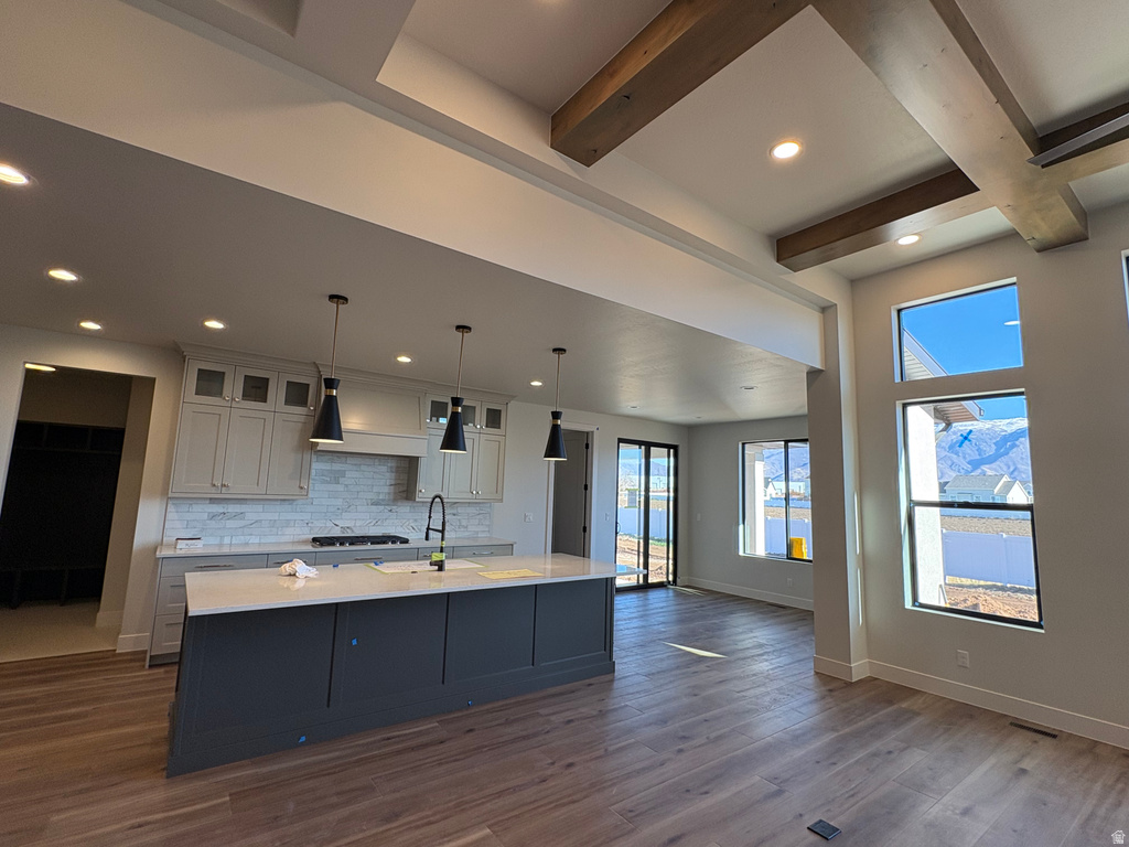 298 N AMBER LN. Layton, UT 84041