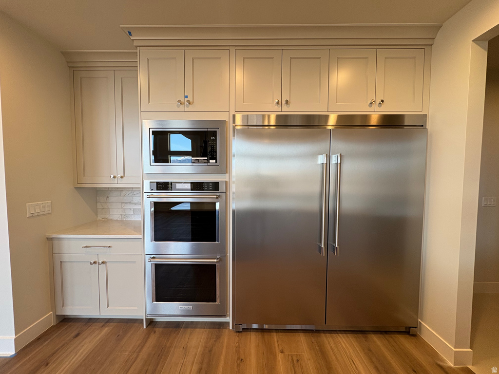 298 N AMBER LN. Layton, UT 84041