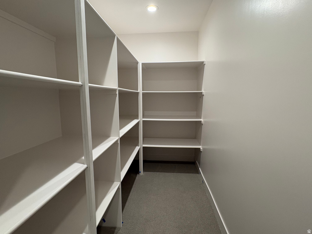 298 N AMBER LN. Layton, UT 84041