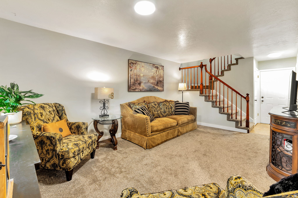 63 E 820 S Centerville, UT 84014