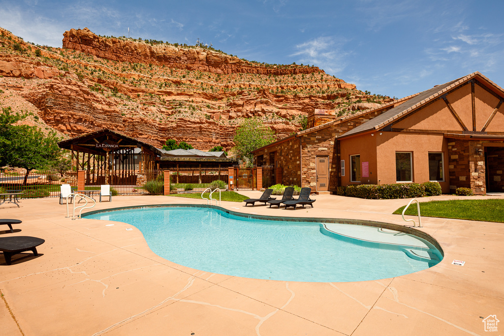 320 N W LOS BARANCOS LN Kanab, UT 84741