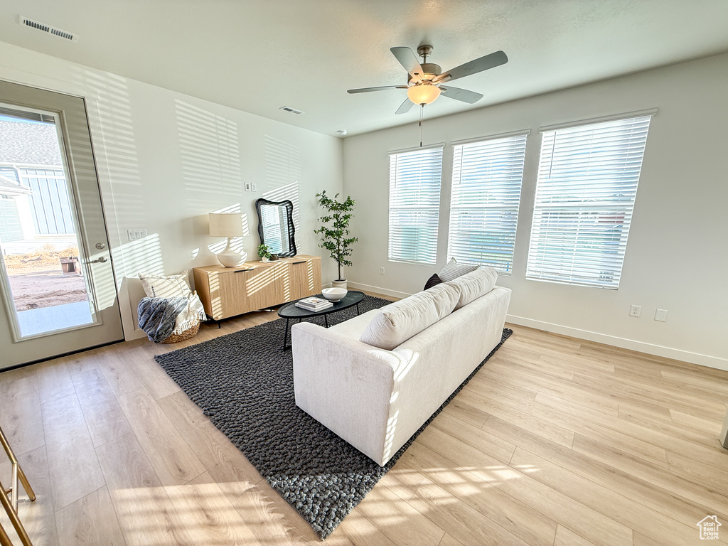 Photo 4 for MLS #2114382 at 4622 W 3725 South #231
