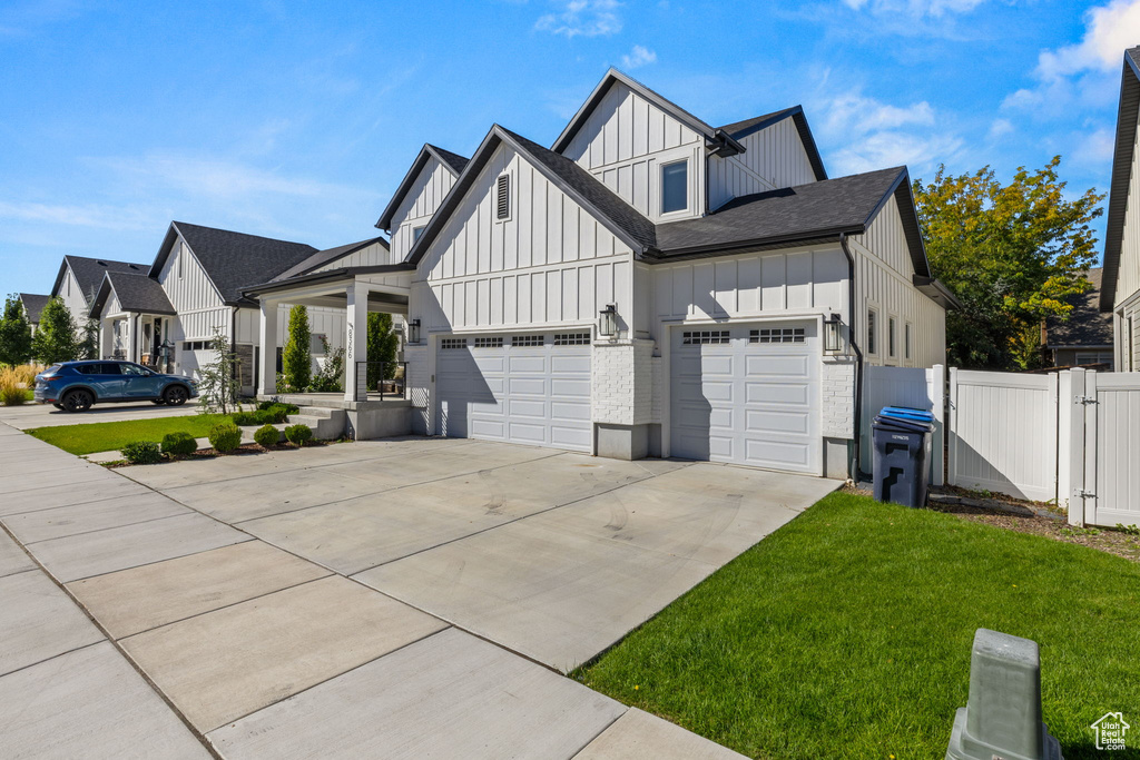 8366 S LEVINE LN Sandy, UT 84070