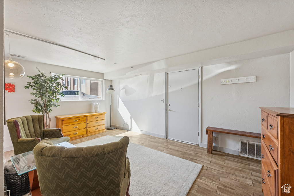 Photo 11 for MLS #2114388 at 768 N Redwood Rd #19