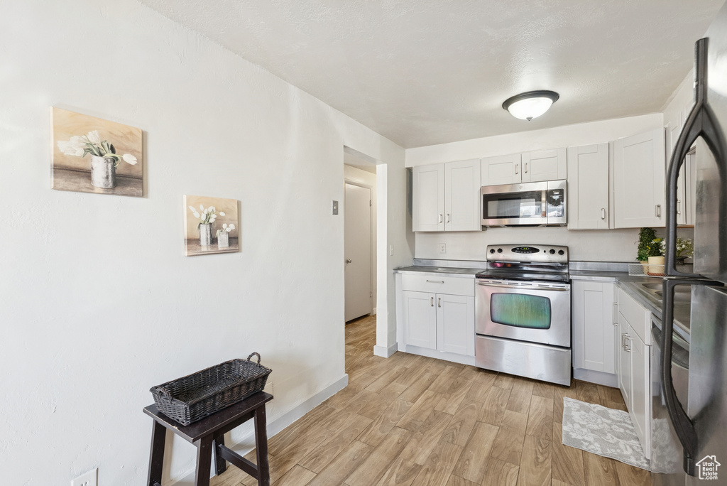 Photo 7 for MLS #2114388 at 768 N Redwood Rd #19