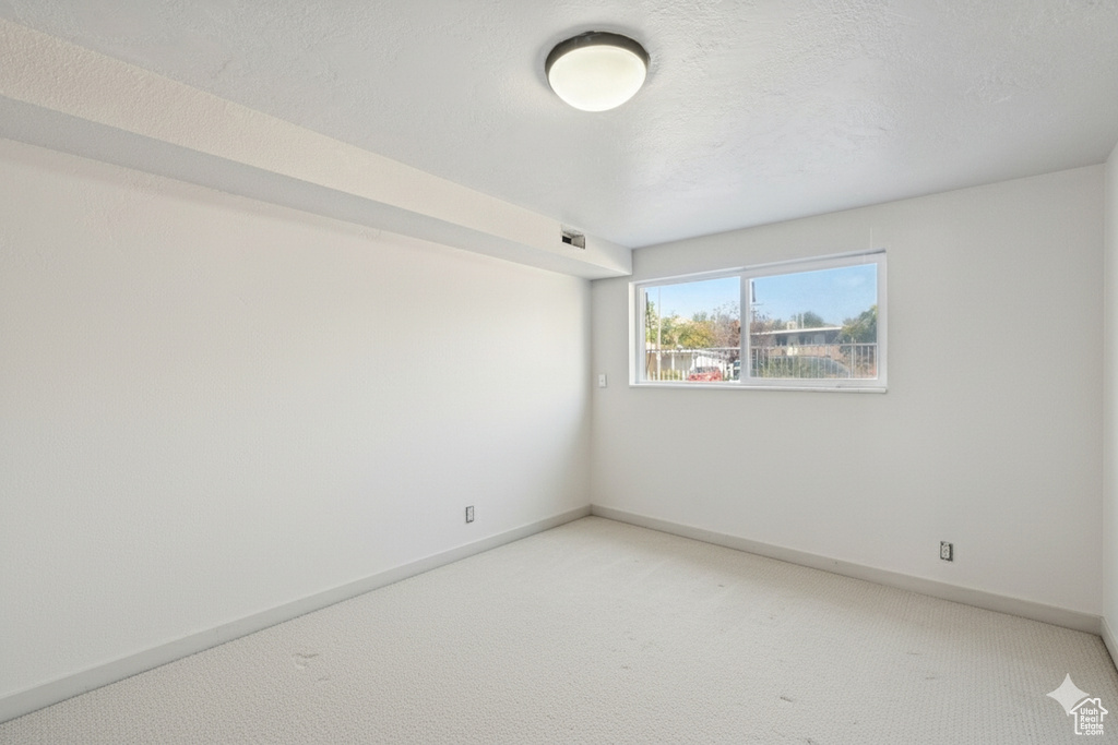 Photo 17 for MLS #2114388 at 768 N Redwood Rd #19