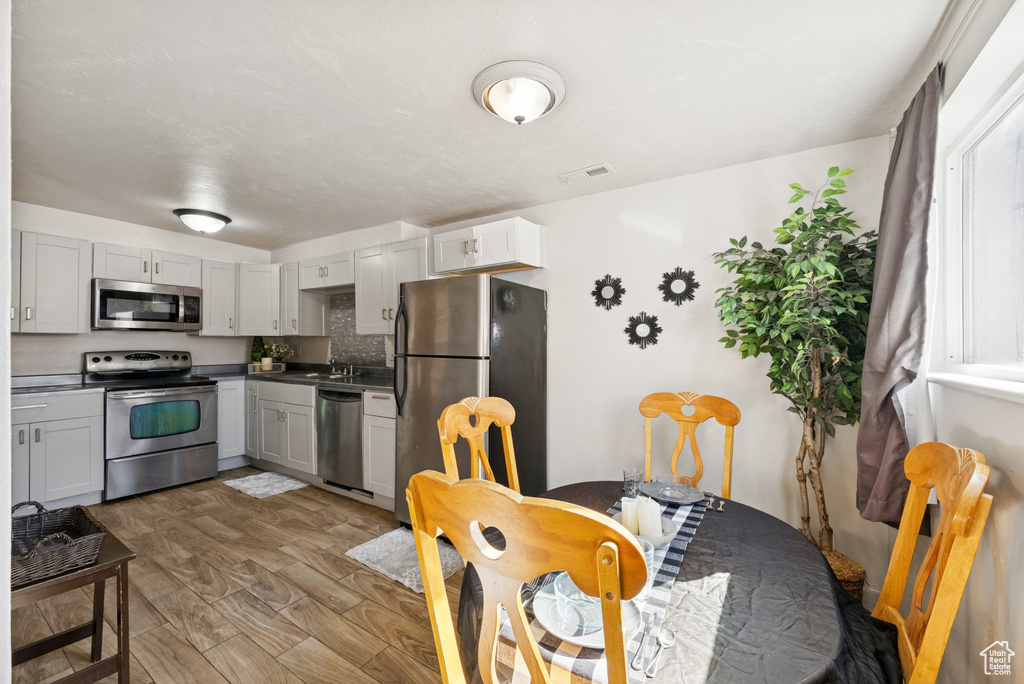 Photo 10 for MLS #2114388 at 768 N Redwood Rd #19