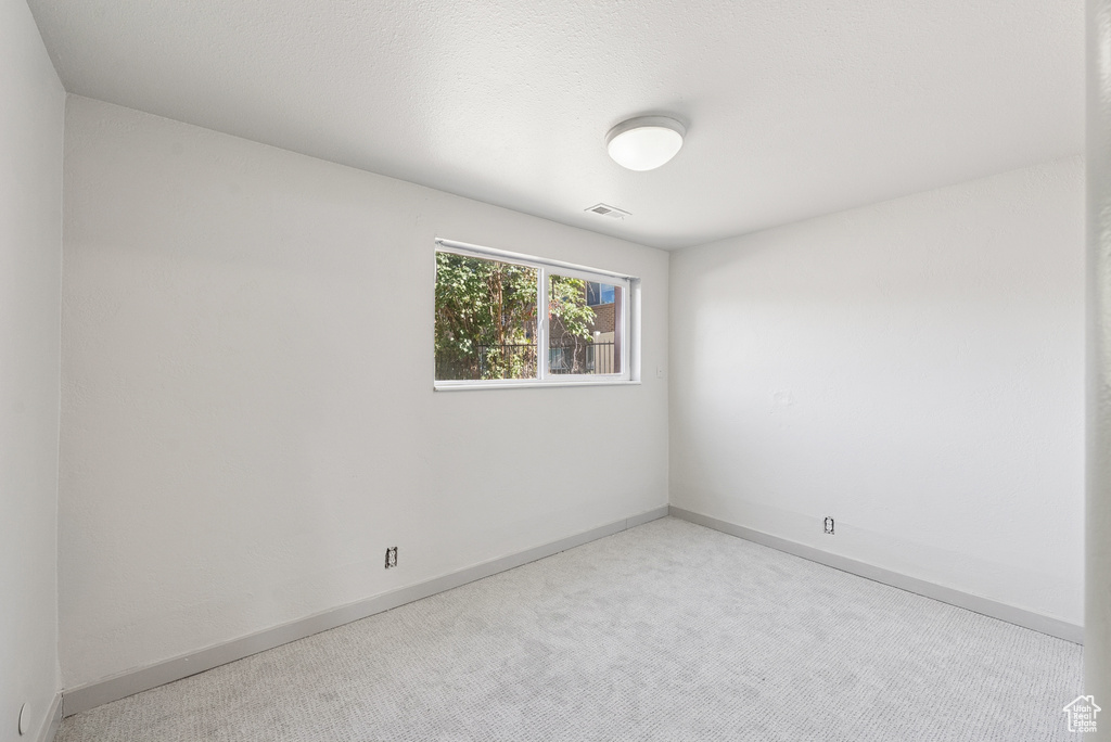 Photo 20 for MLS #2114388 at 768 N Redwood Rd #19