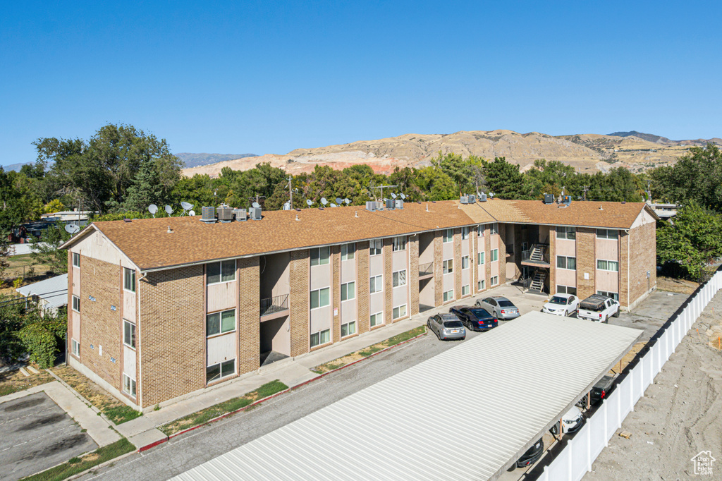 Photo 3 for MLS #2114388 at 768 N Redwood Rd #19