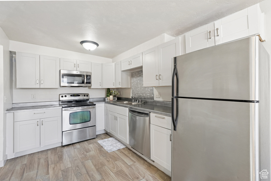 Photo 5 for MLS #2114388 at 768 N Redwood Rd #19