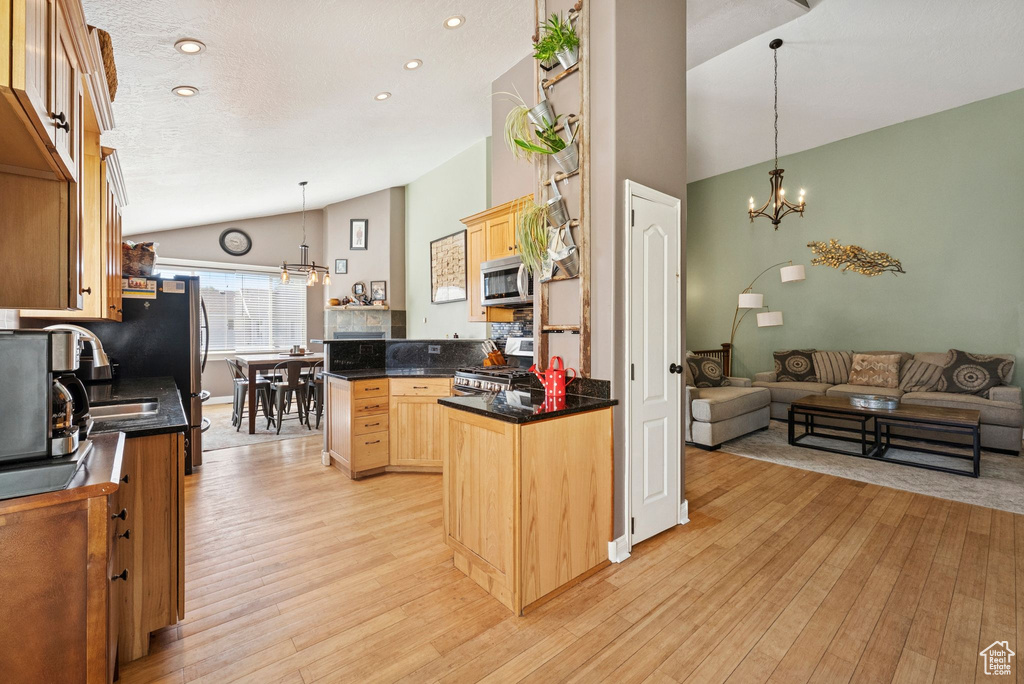 263 W 360 N Kamas, UT 84036