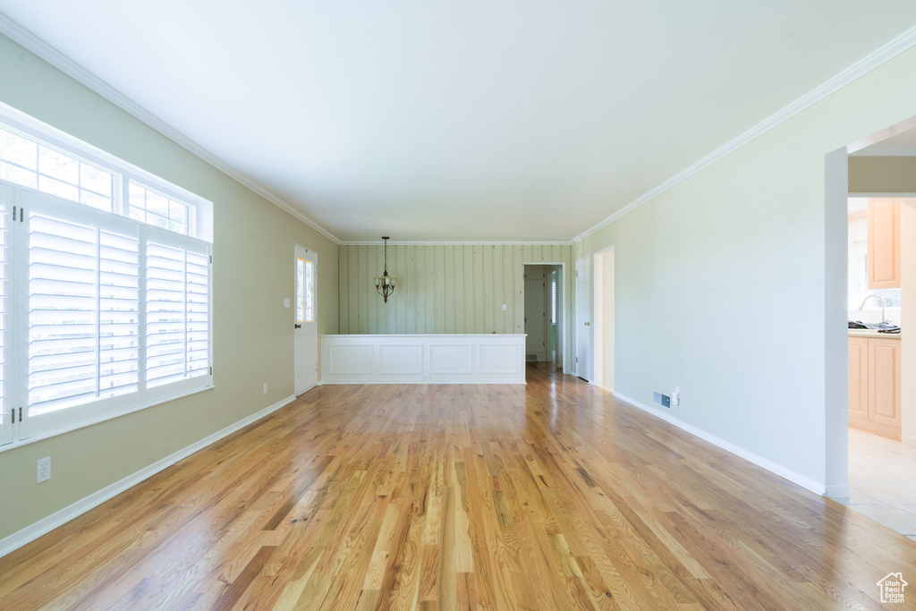 1225 S WOODLAND LN Bountiful, UT 84010