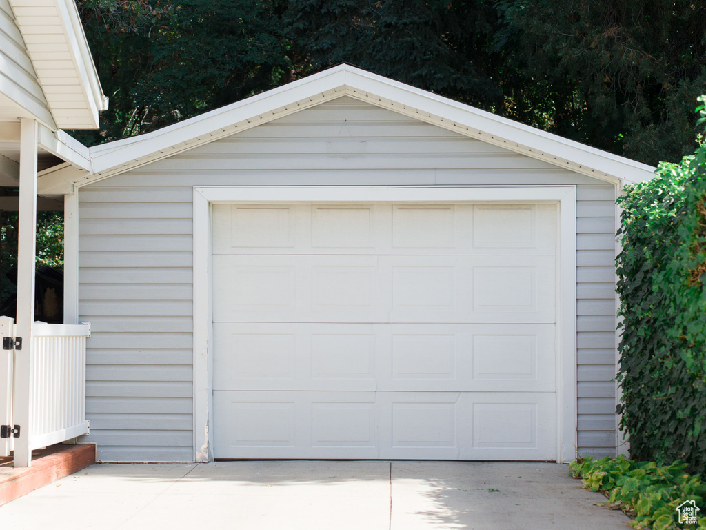 1225 S WOODLAND LN Bountiful, UT 84010