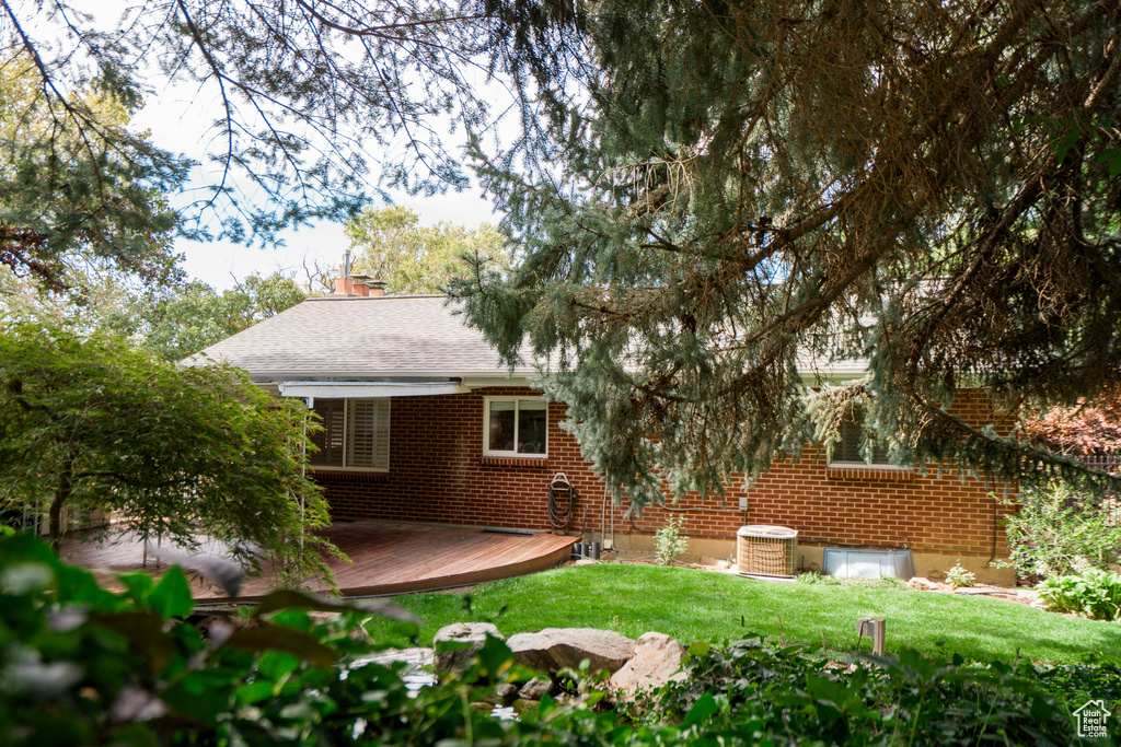 1225 S WOODLAND LN Bountiful, UT 84010