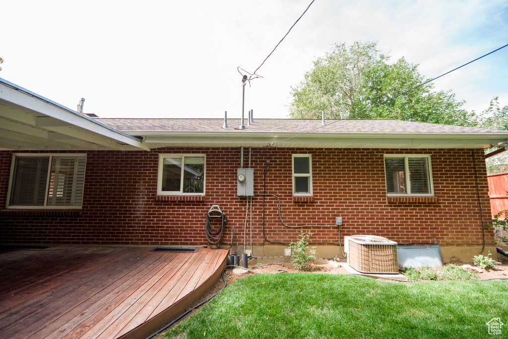 1225 S WOODLAND LN Bountiful, UT 84010