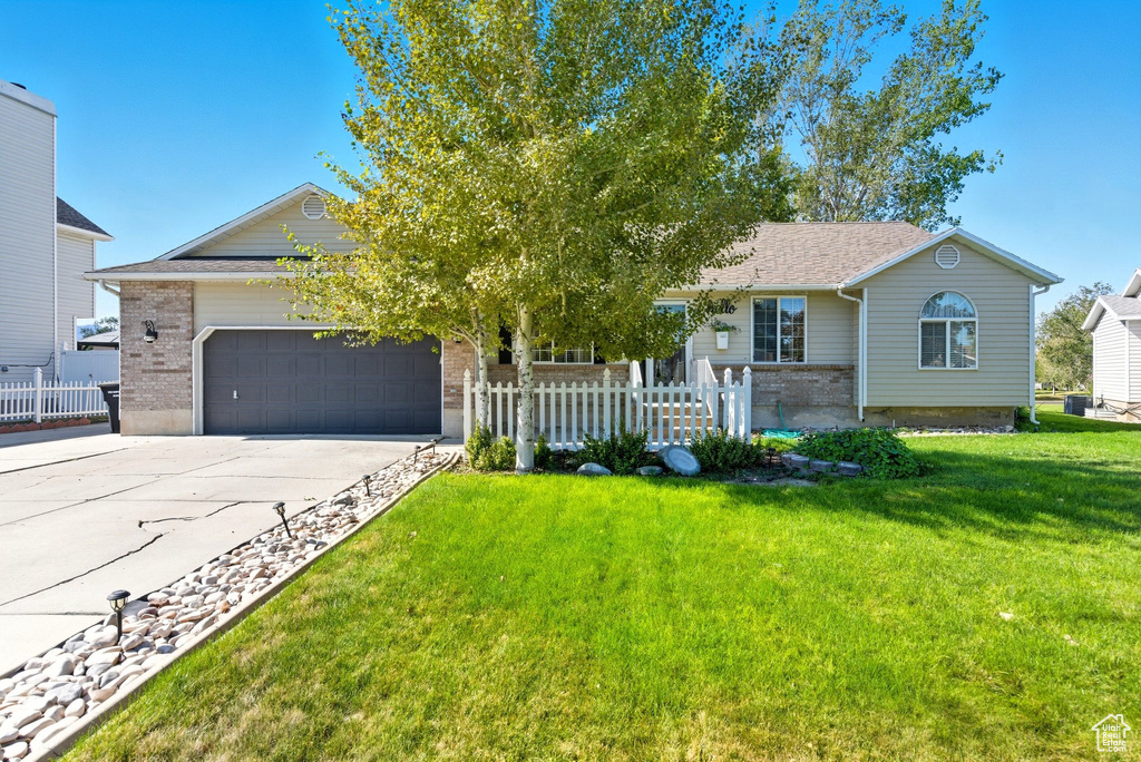 187 COUNTRY CLUB DR Stansbury Park, UT 84074