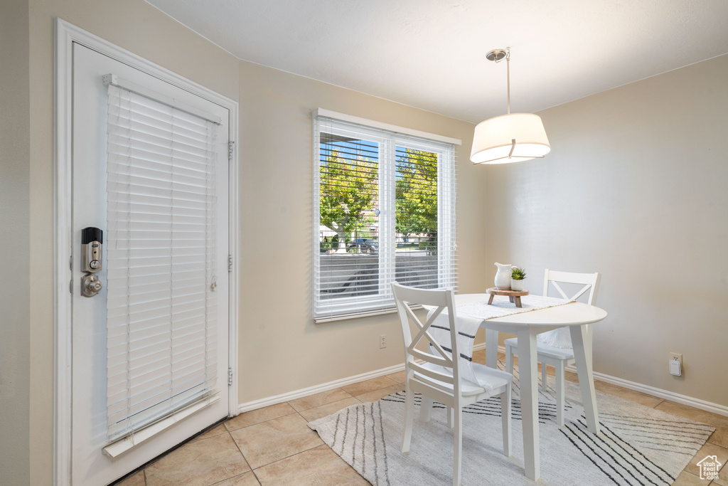 Photo 6 for MLS #2114438 at 275 S Valley Dr #J111
