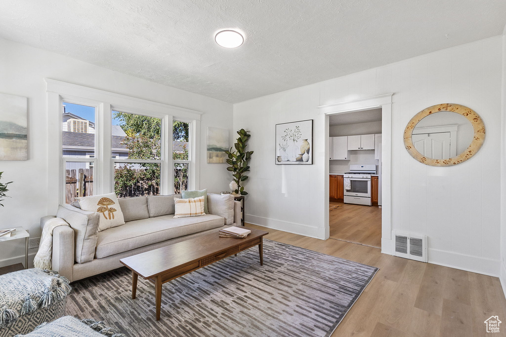 Photo 2 for MLS #2114457 at 520 Chester St