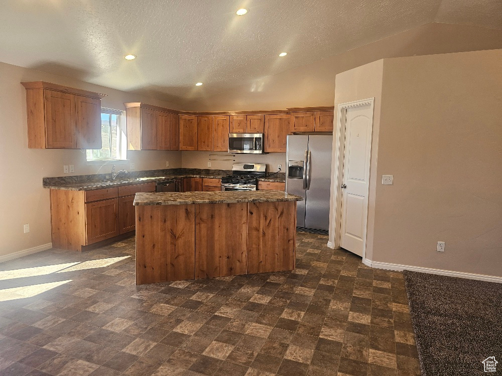 689 N 4250 W Maeser, UT 84078