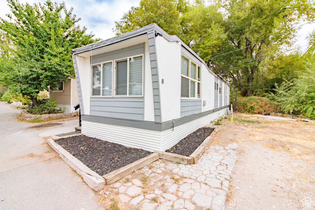 Photo 2 for MLS #2114508 at 65 E 400 South #8