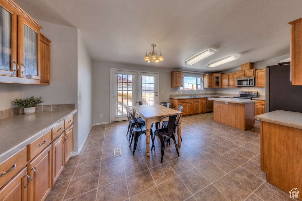 Photo 10 for MLS #2114536 at 33 Merriam Ct