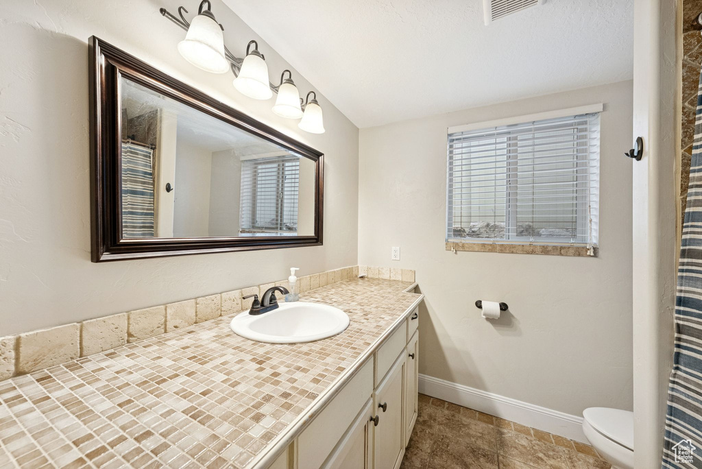 1927 S 1375 W Syracuse, UT 84075