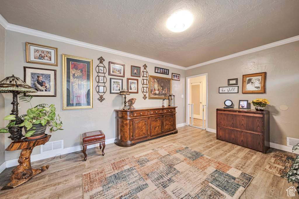5946 S HIGHLAND DR Holladay, UT 84121