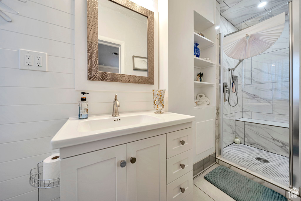 5946 S HIGHLAND DR Holladay, UT 84121