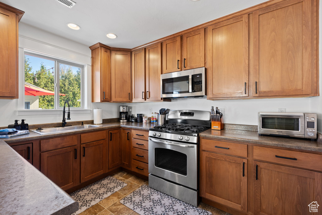 1486 W MARA DR Farmington, UT 84025