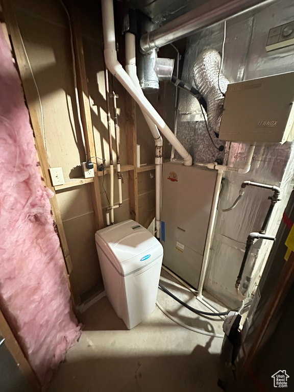 5488 S 250 E Washington Terrace, UT 84405